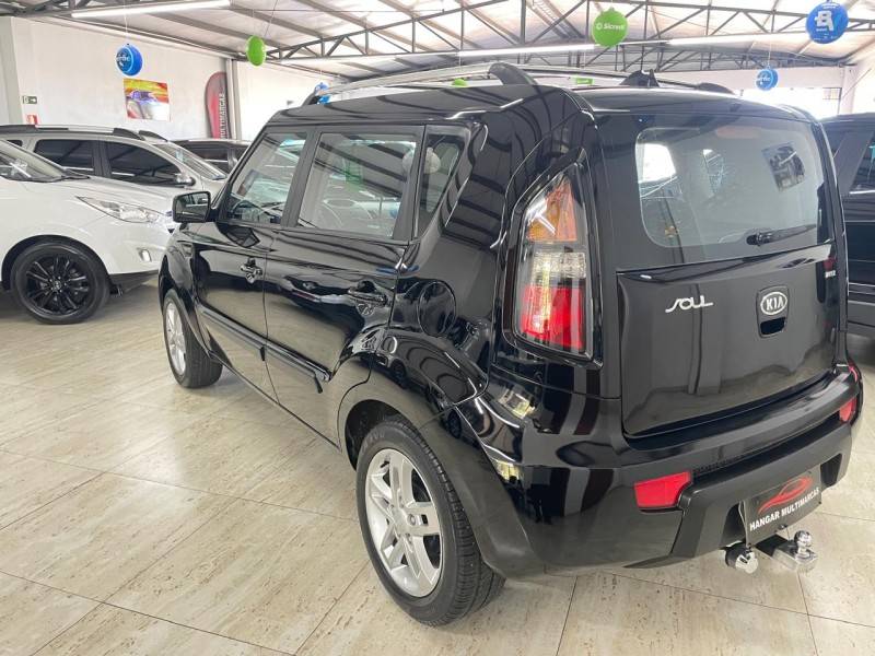 KIA MOTORS - SOUL - 2011/2012 - Preta - R$ 43.900,00