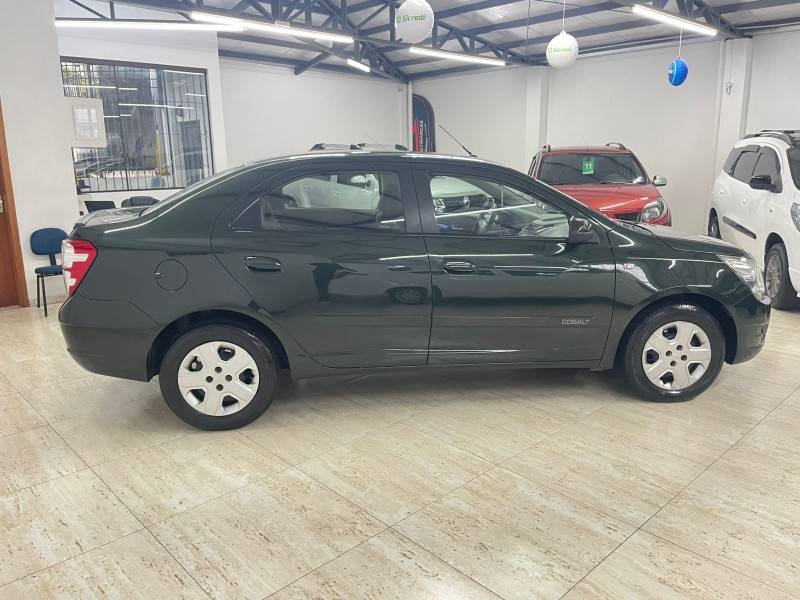 CHEVROLET - COBALT - 2013/2013 - Verde - R$ 42.900,00