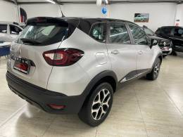 RENAULT - CAPTUR - 2018/2019 - Prata - R$ 75.900,00