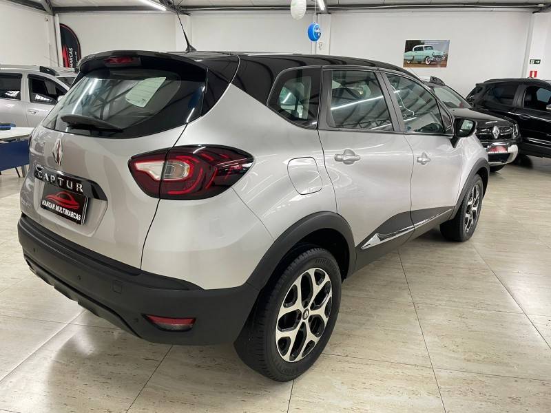 RENAULT - CAPTUR - 2018/2019 - Prata - R$ 75.900,00