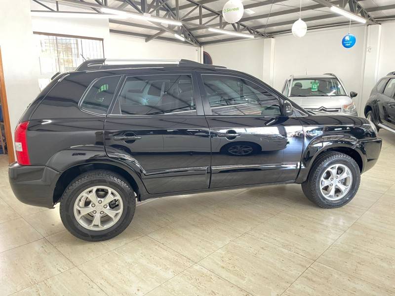 HYUNDAI - TUCSON - 2011/2012 - Preta - R$ 46.900,00