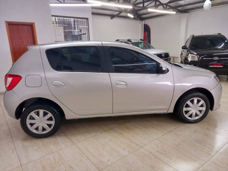 RENAULT - SANDERO - 2016/2017 - Prata - R$ 45.900,00