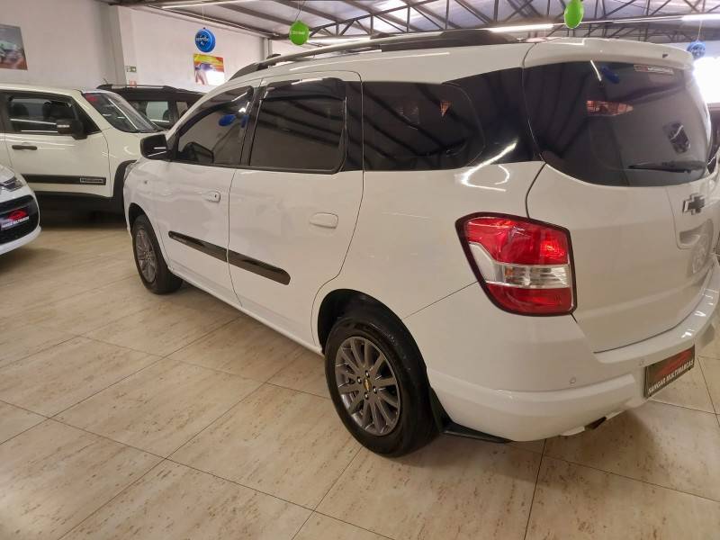 CHEVROLET - SPIN - 2013/2014 - Branca - R$ 46.900,00