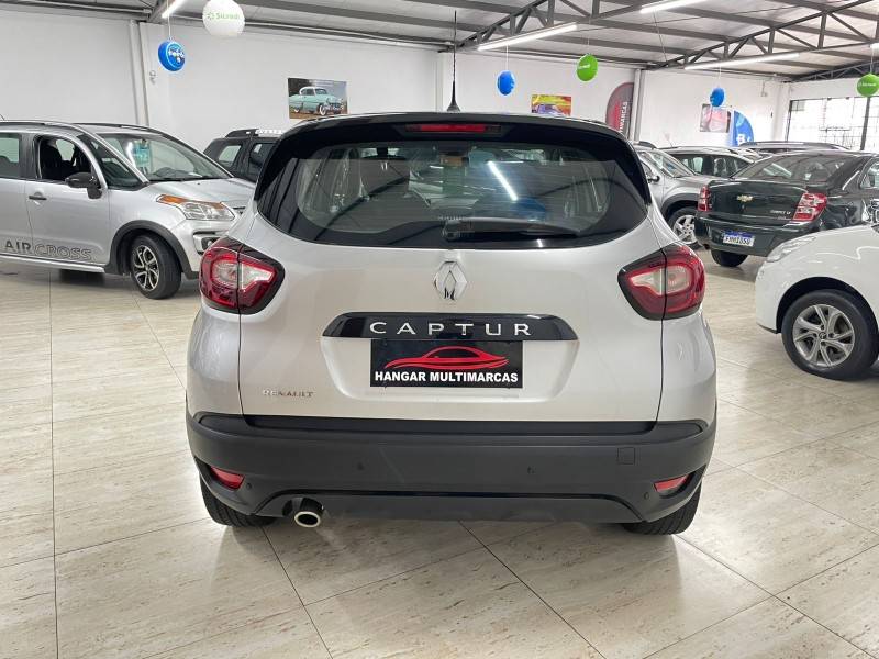 RENAULT - CAPTUR - 2018/2019 - Prata - R$ 75.900,00