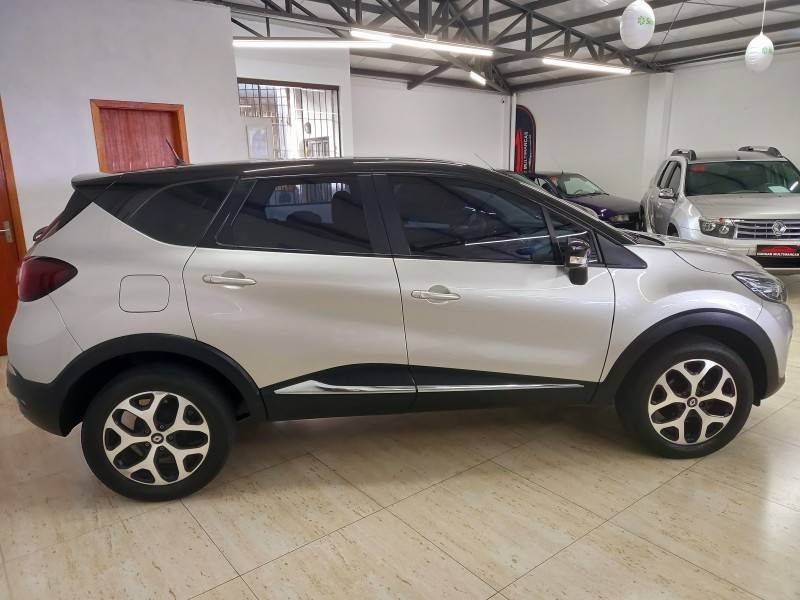 RENAULT - CAPTUR - 2018/2019 - Prata - R$ 75.900,00