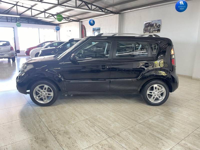 KIA MOTORS - SOUL - 2011/2012 - Preta - R$ 43.900,00