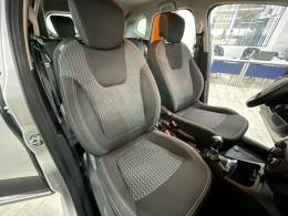 RENAULT - CAPTUR - 2018/2019 - Prata - R$ 75.900,00