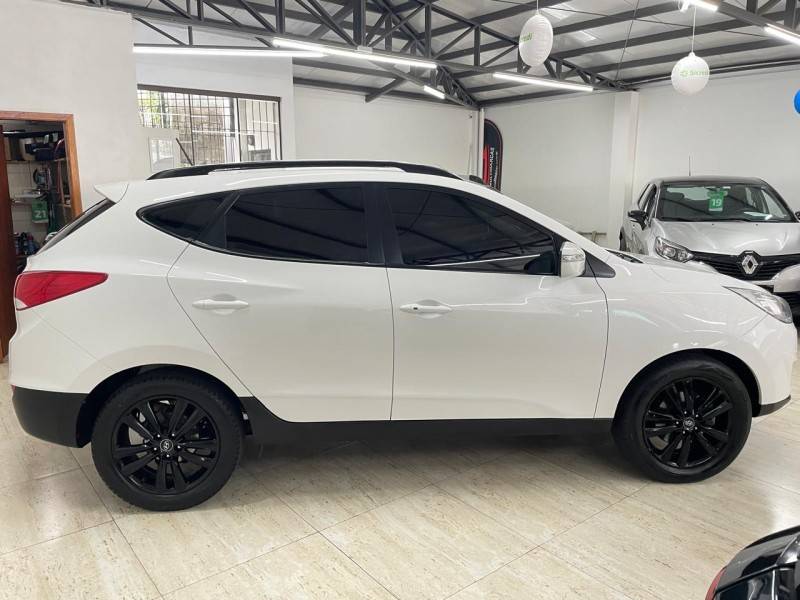 HYUNDAI - IX35 - 2015/2016 - Branca - R$ 77.900,00