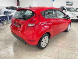 FORD - FIESTA - 2015/2016 - Vermelha - R$ 48.900,00