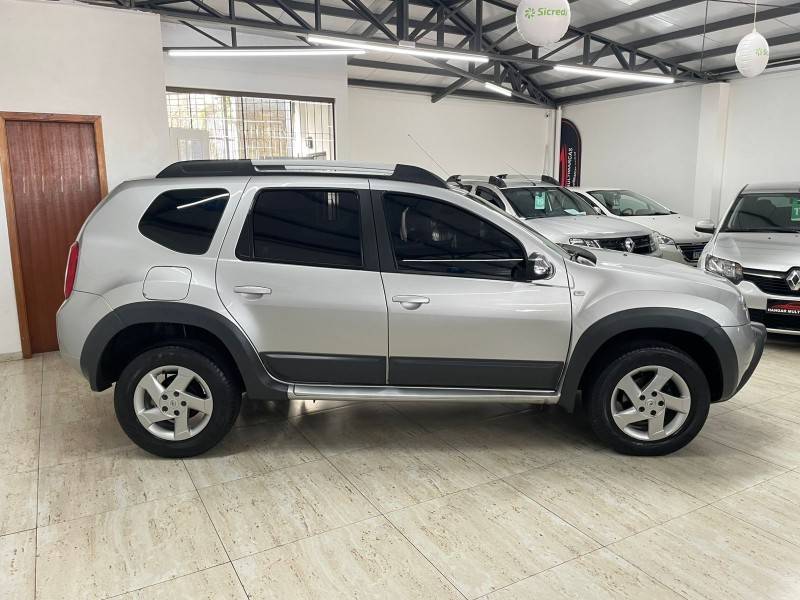 RENAULT - DUSTER - 2013/2014 - Prata - R$ 53.900,00