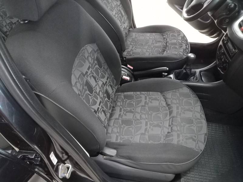 PEUGEOT - 207 - 2011/2011 - Preta - R$ 22.900,00