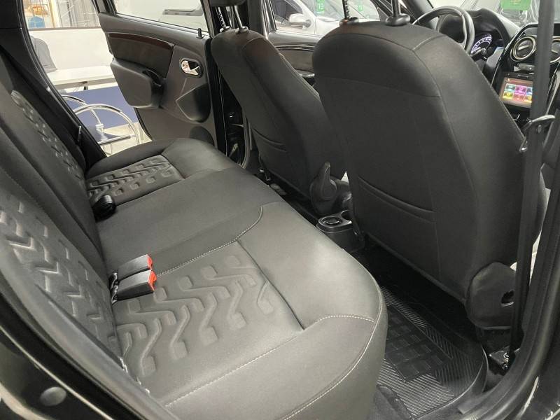 RENAULT - DUSTER - 2016/2017 - Preta - R$ 64.900,00