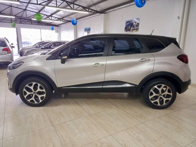 RENAULT - CAPTUR - 2018/2019 - Prata - R$ 75.900,00