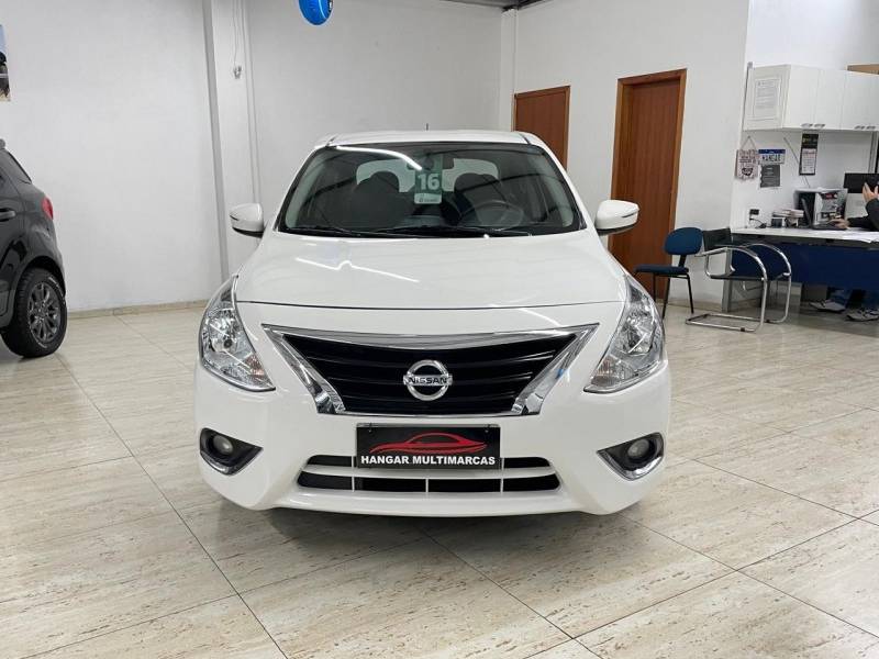 NISSAN - VERSA - 2016/2016 - Branca - R$ 52.900,00