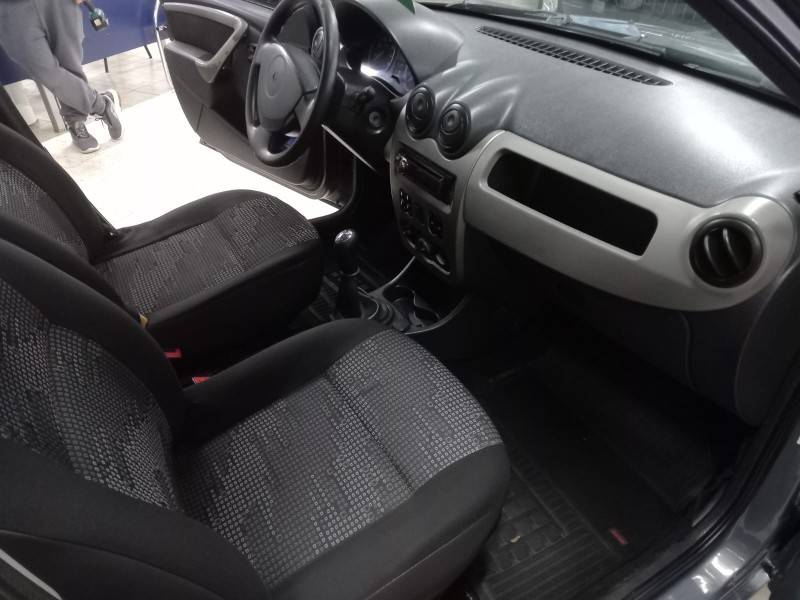 RENAULT - SANDERO - 2008/2009 - Cinza - R$ 28.900,00