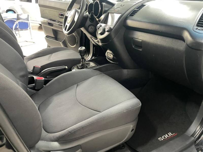 KIA MOTORS - SOUL - 2011/2012 - Preta - R$ 43.900,00