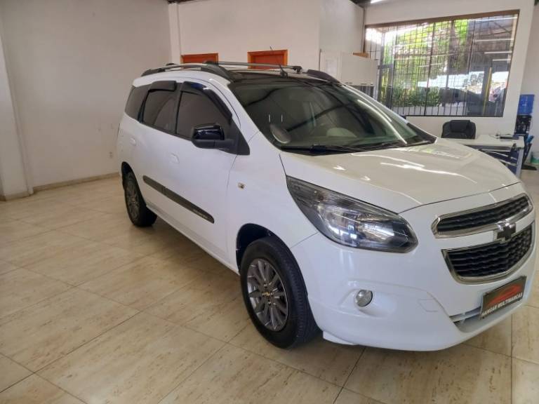 CHEVROLET - SPIN - 2013/2014 - Branca - R$ 46.900,00