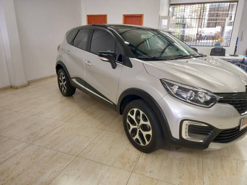 RENAULT - CAPTUR - 2018/2019 - Prata - R$ 75.900,00