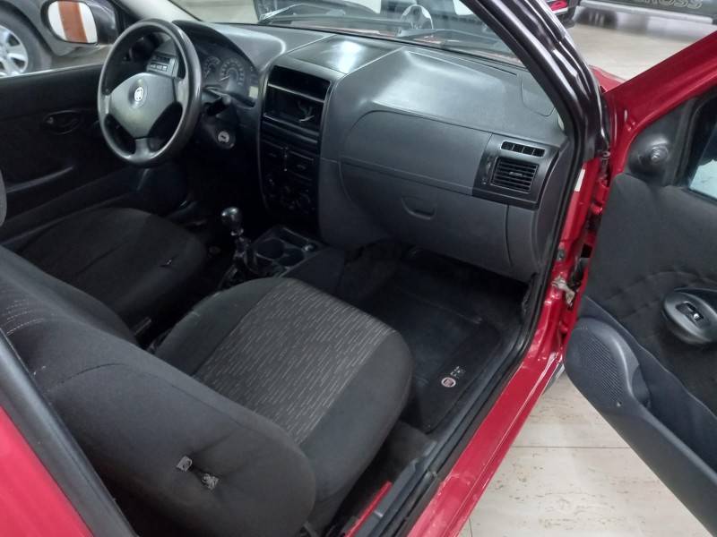 FIAT - STRADA - 2009/2010 - Vermelha - R$ 36.900,00