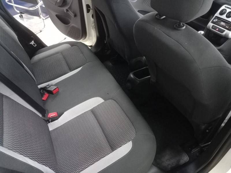 CITROËN - C3 - 2013/2014 - Branca - R$ 36.900,00