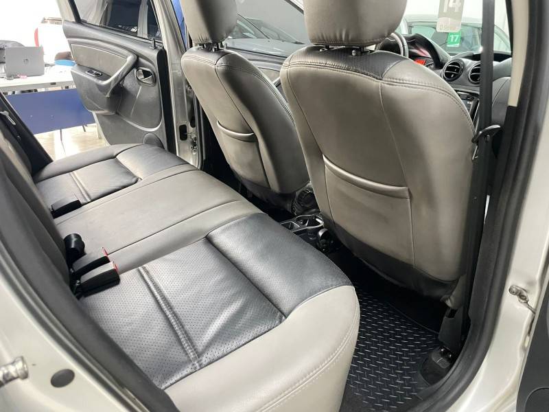 RENAULT - DUSTER - 2013/2014 - Prata - R$ 53.900,00