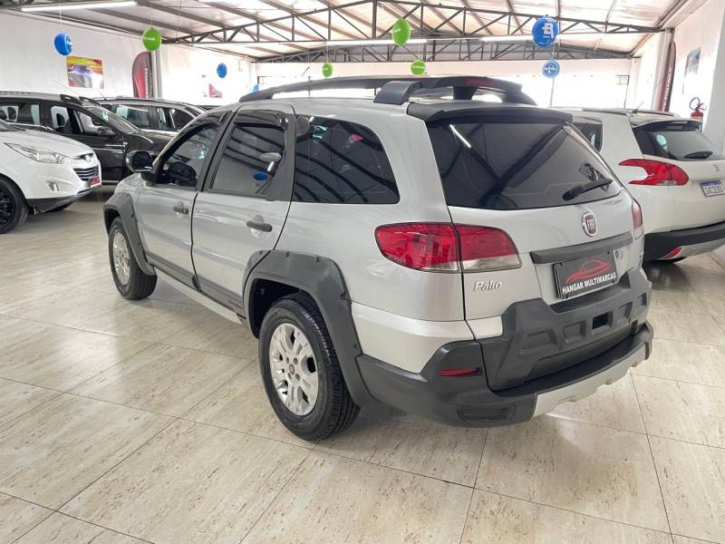 FIAT - PALIO - 2011/2011 - Prata - R$ 39.900,00