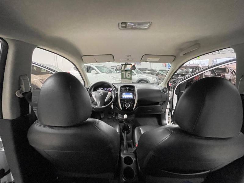 NISSAN - VERSA - 2016/2016 - Branca - R$ 52.900,00