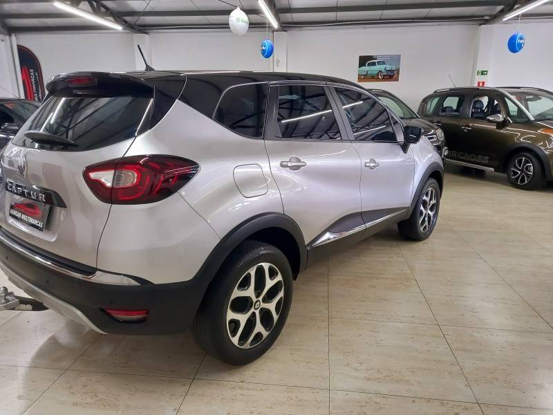 RENAULT - CAPTUR - 2018/2019 - Prata - R$ 75.900,00