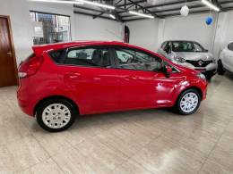 FORD - FIESTA - 2015/2016 - Vermelha - R$ 48.900,00